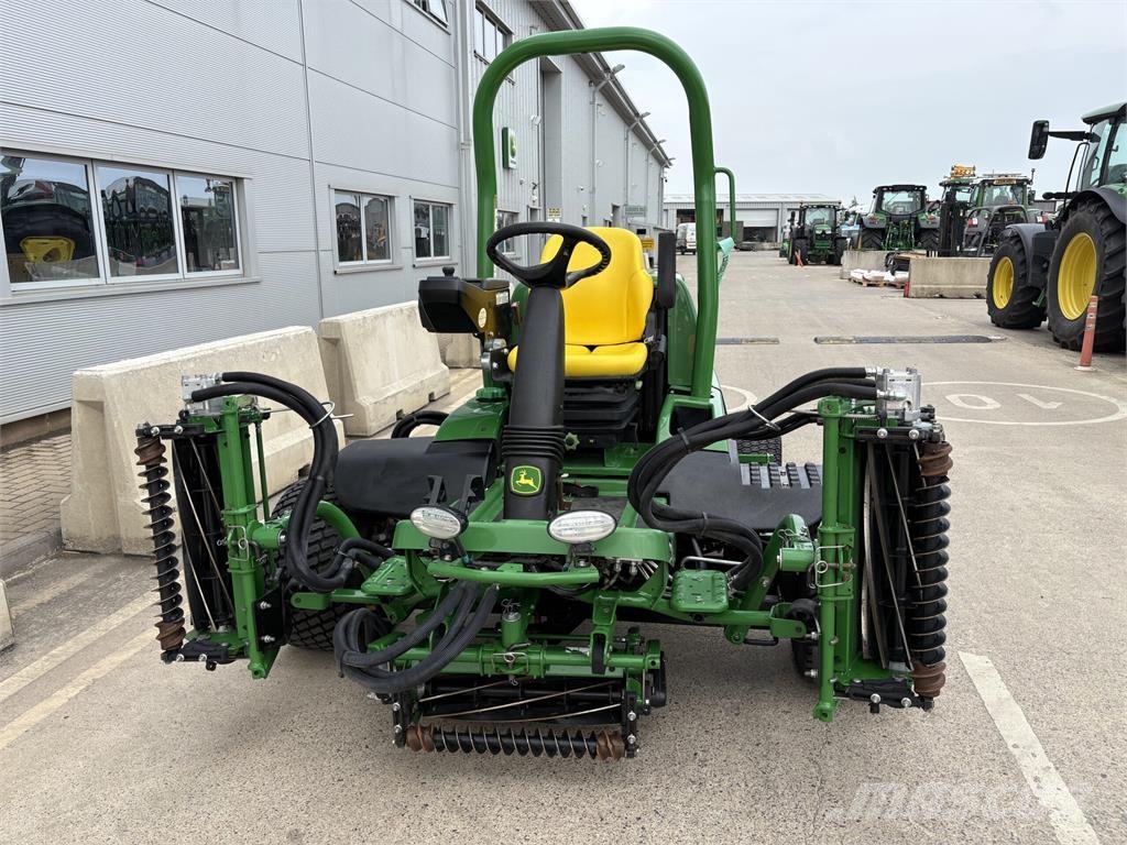 John Deere 7700A Tosaerba a spinta