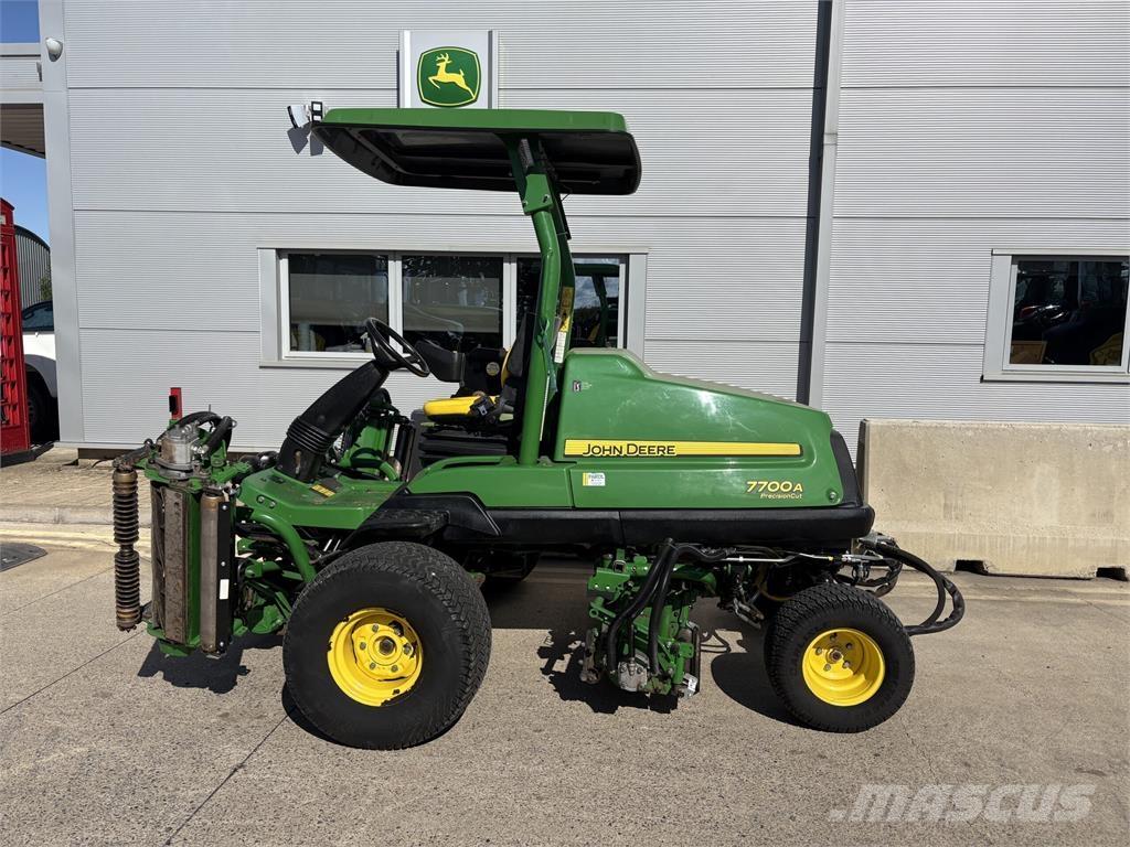 John Deere 7700A Tosaerba a spinta