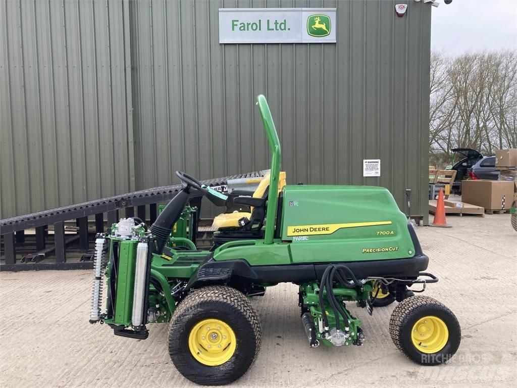 John Deere 7700A Tosaerba a spinta