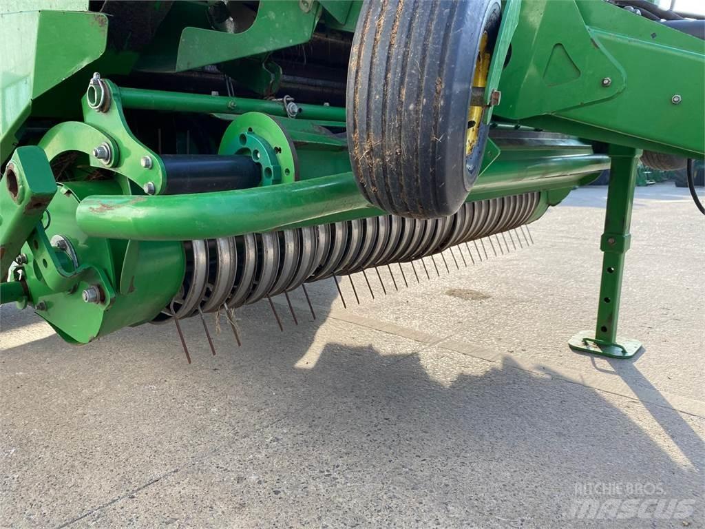 John Deere 960 Presse quadre