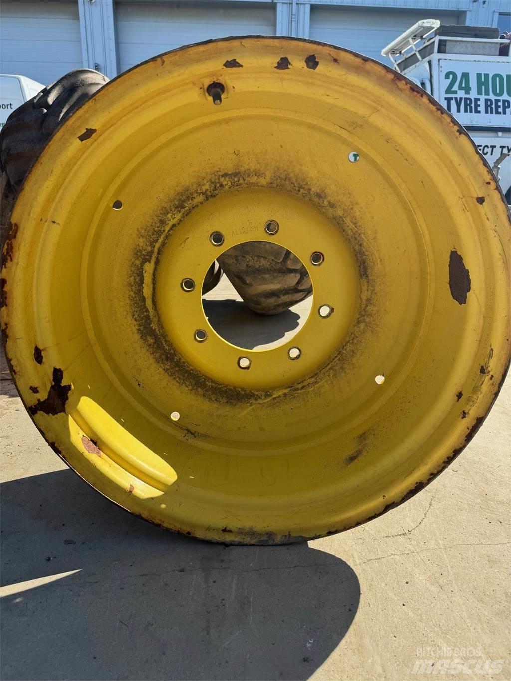 John Deere Example Pneumatici, ruote e cerchioni