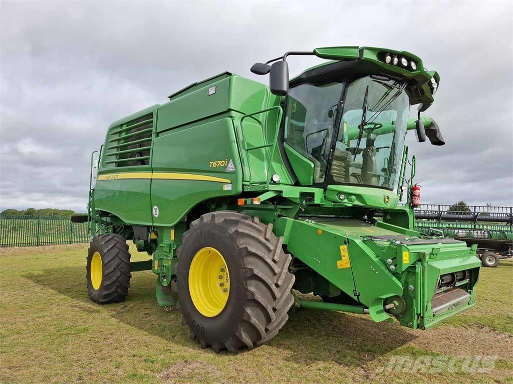 John Deere T670 Mietitrebbiatrici