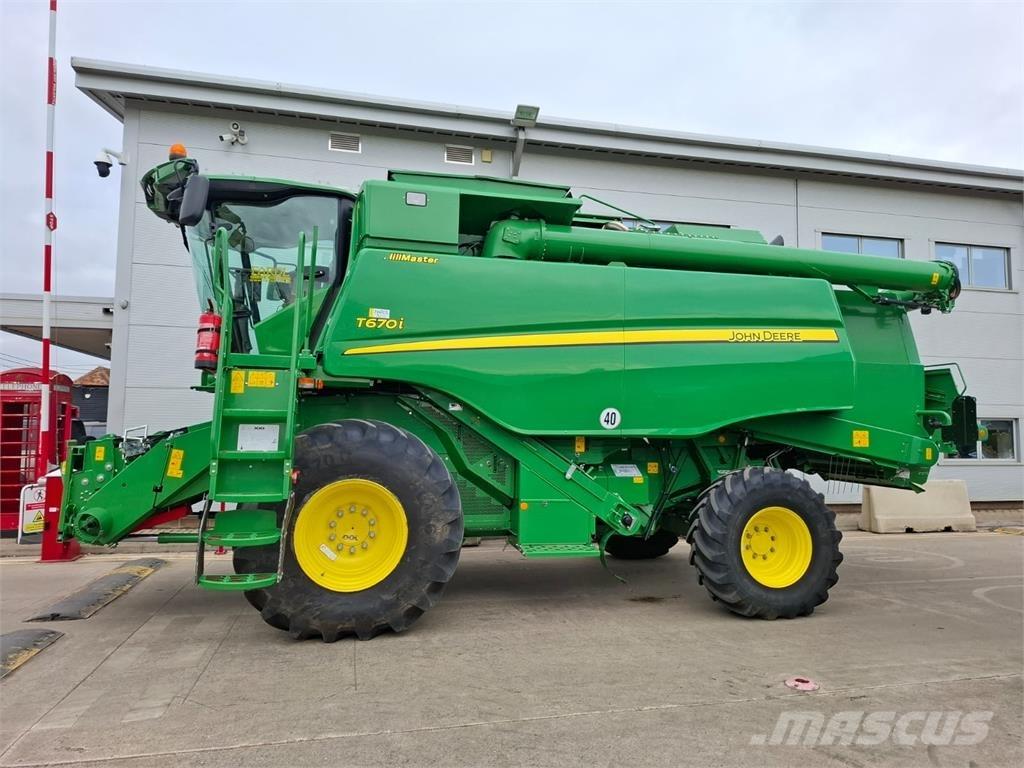 John Deere T670 HM Mietitrebbiatrici