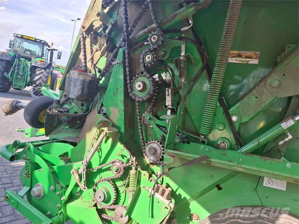 John Deere V451R Presse quadre