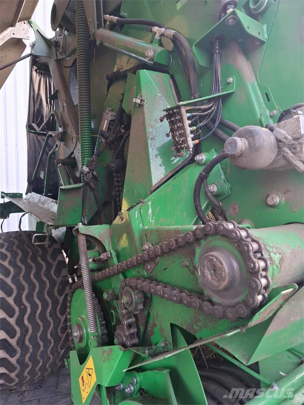 John Deere V451R Presse quadre