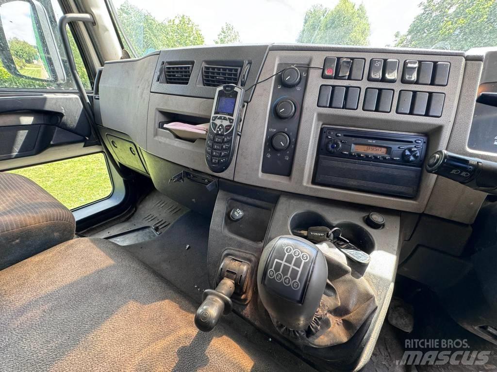 Volvo FL 240 Camion per trasporto animali
