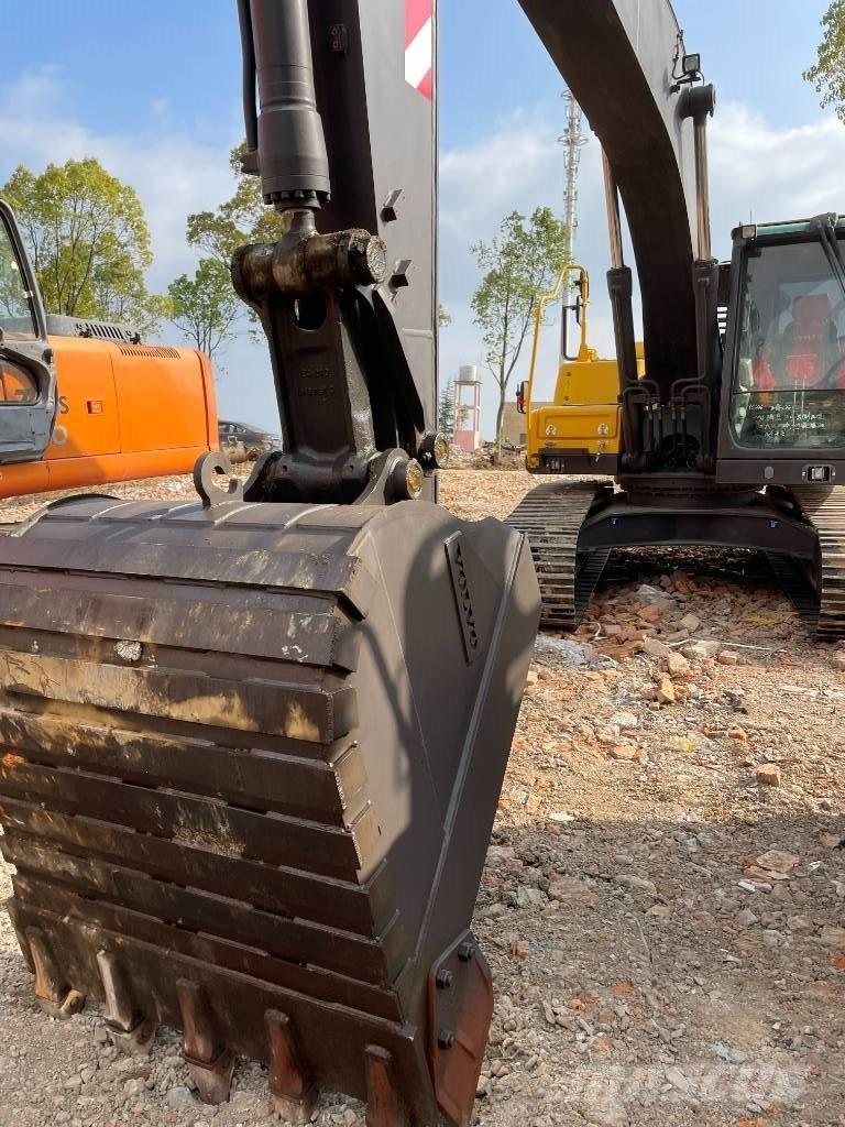 Volvo 220D Escavatori cingolati