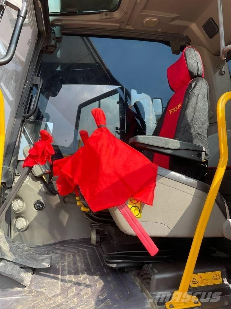 Volvo 220D Escavatori cingolati