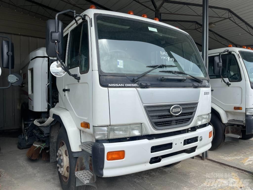 UD 3300 Autocarro spazzatrice