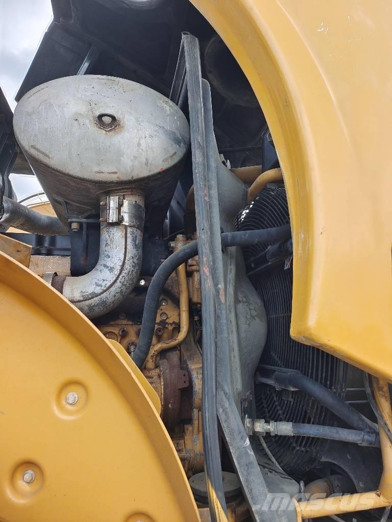 CAT 966 H Pale gommate