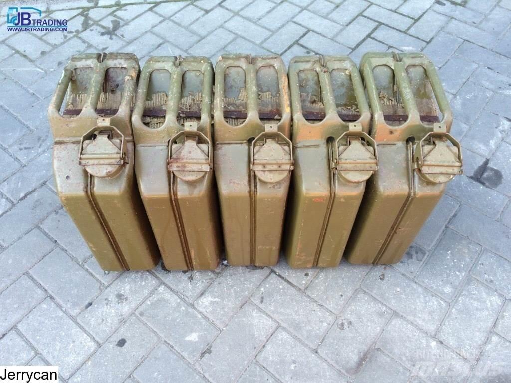  Jerrycan Containers cisterna