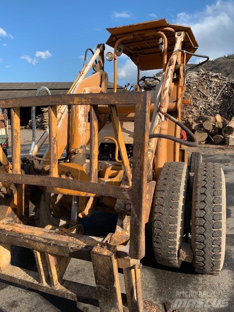 Komatsu SD25-1 Carrello retrattile
