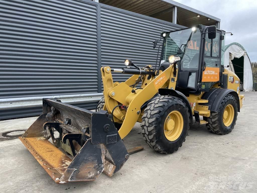 CAT 908M Pale gommate