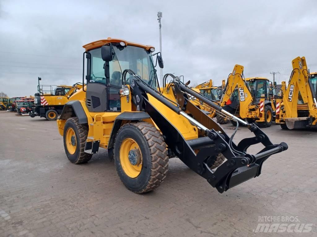 JCB 411 Pale gommate