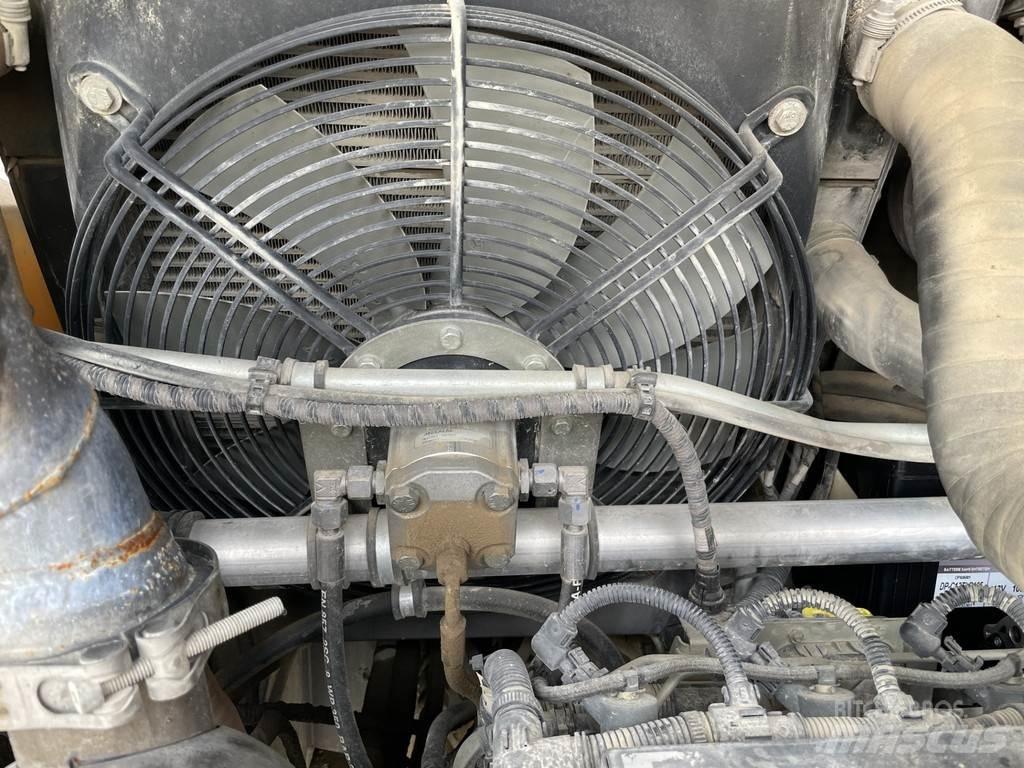 Mecalac AS 700 Pale gommate