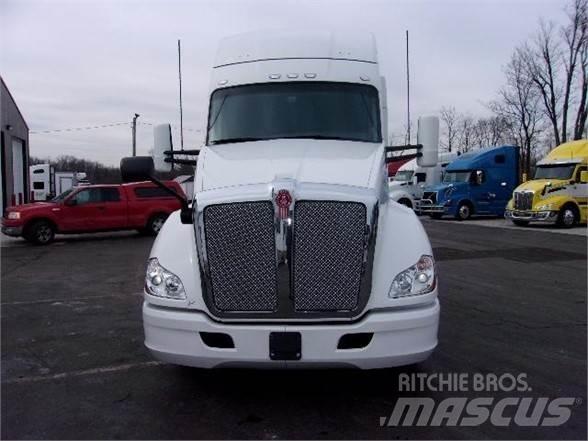 Kenworth T680 Motrici e Trattori Stradali