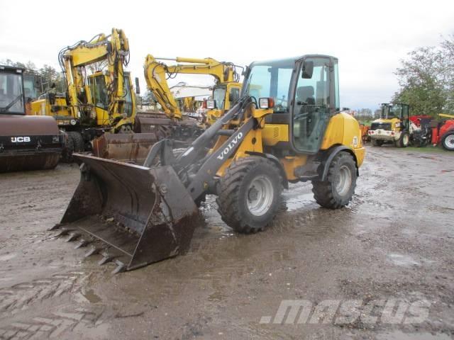 Volvo L 25 B Pale gommate
