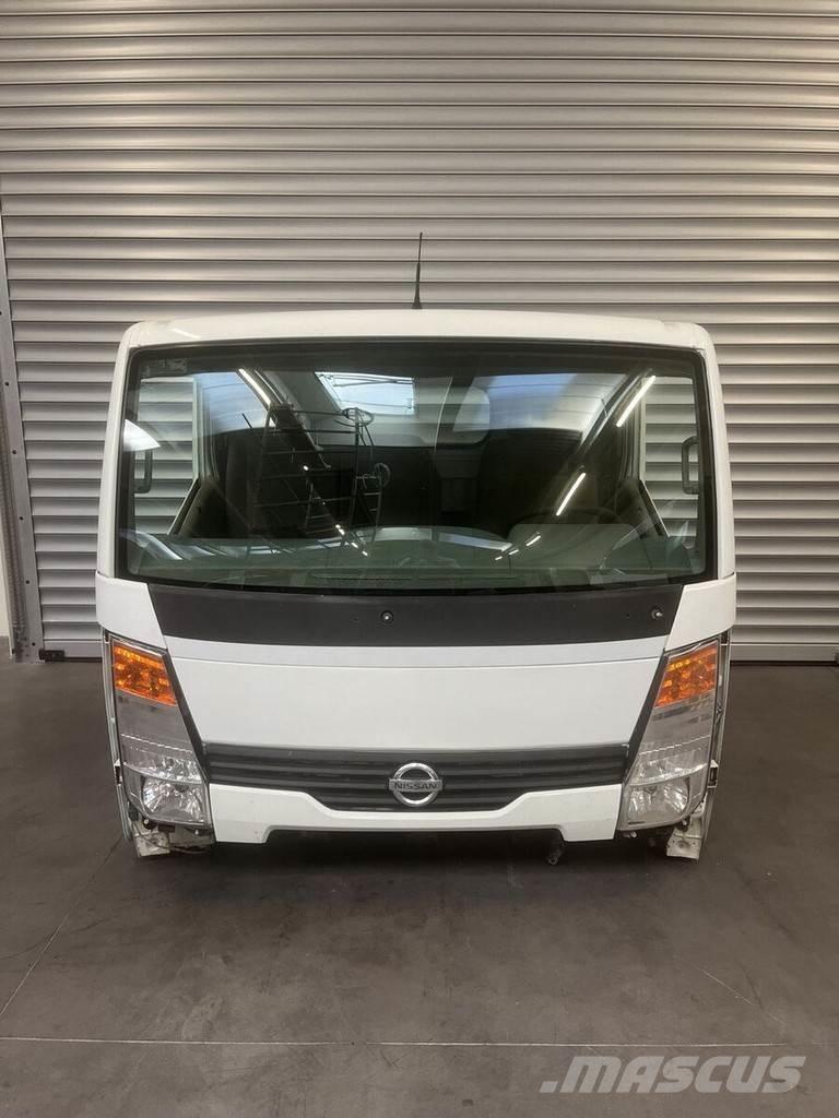 Nissan Cabstar Cabine e interni