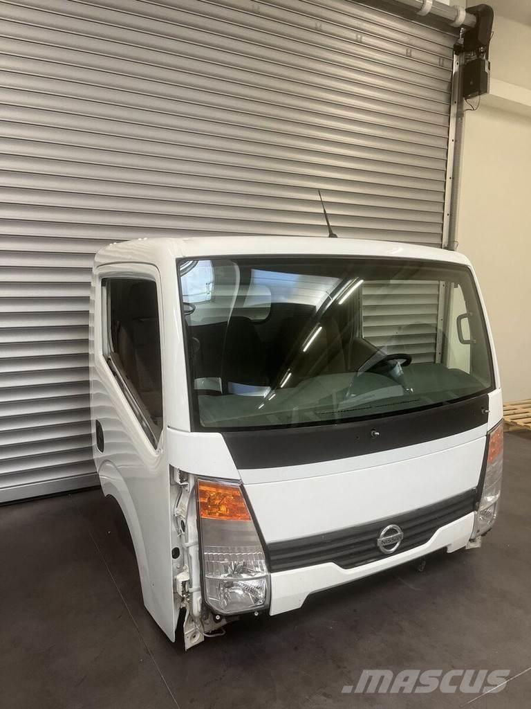 Nissan Cabstar Cabine e interni