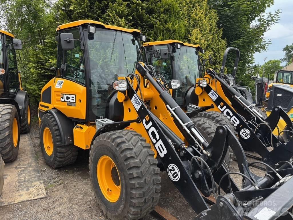 JCB 407 Pale gommate