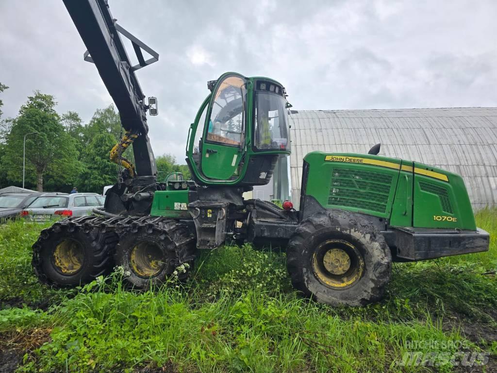 John Deere 1070 E Abbattitrici, Disboscatrici