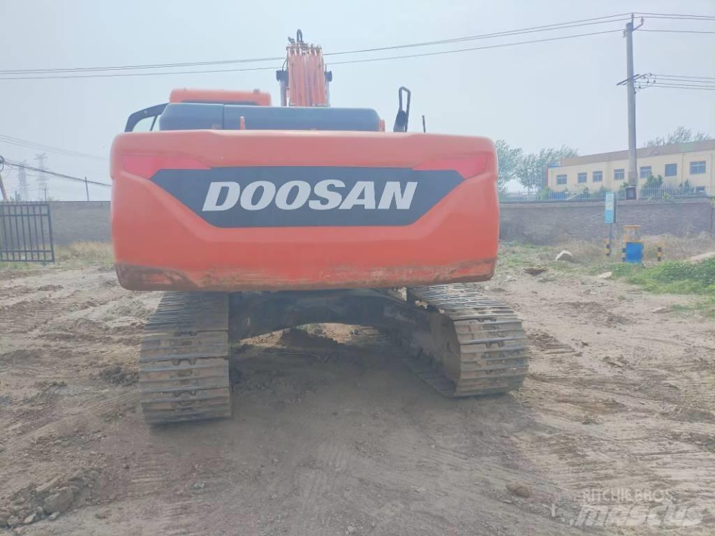 Doosan DX225LC-9C Escavatori cingolati