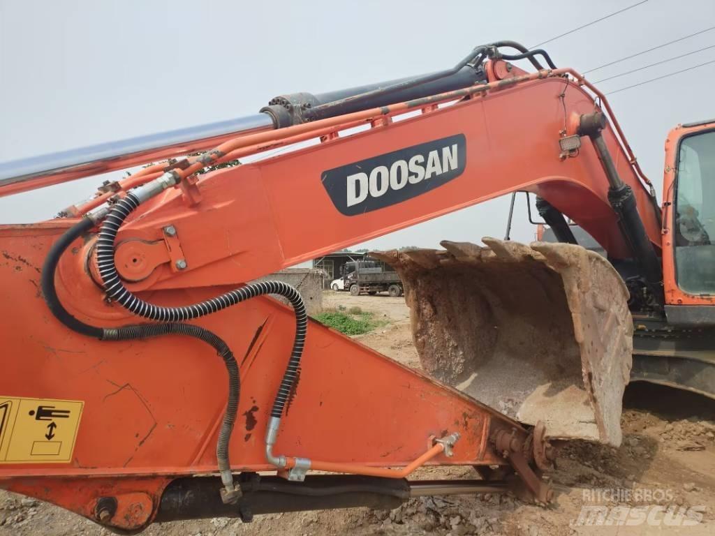Doosan DX225LC-9C Escavatori cingolati