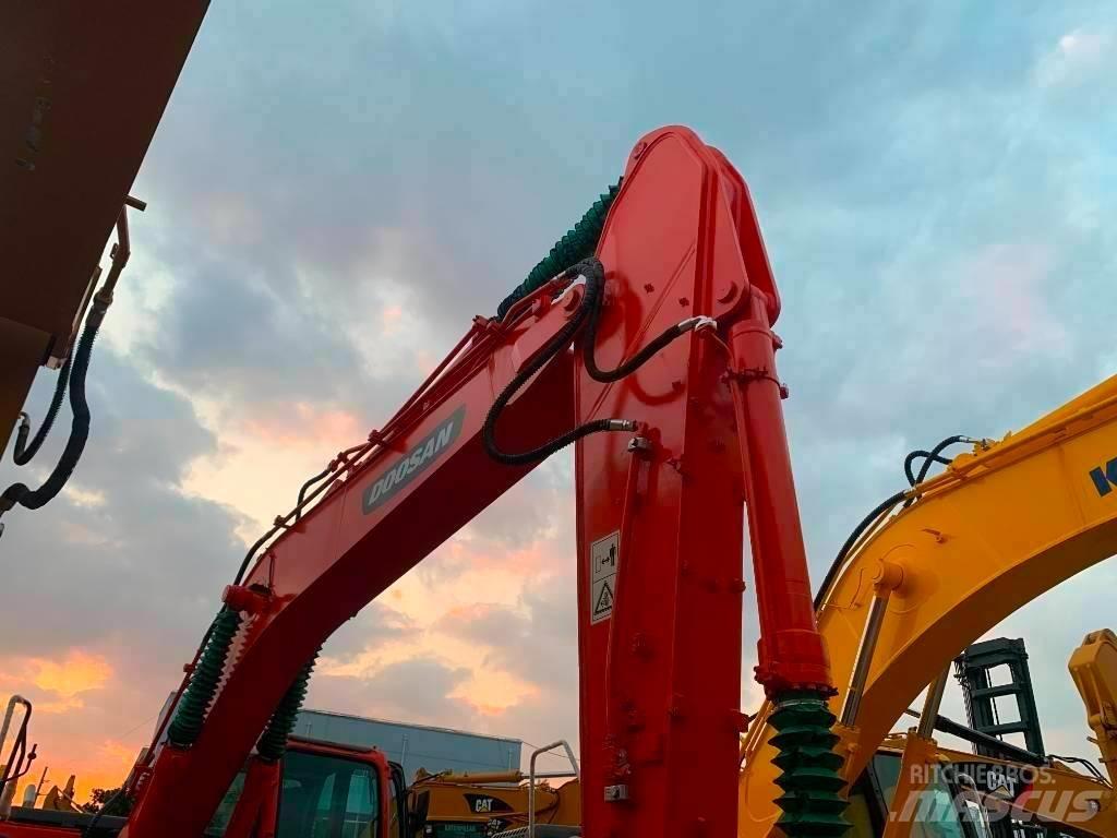 Doosan DX 225 LC Escavatori cingolati