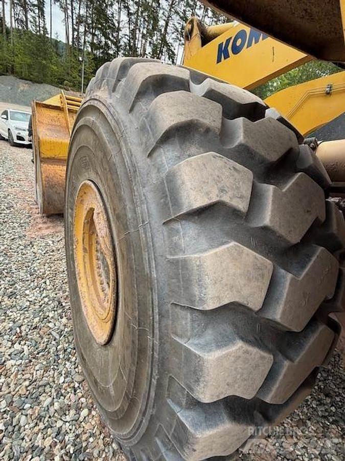 Komatsu WA500-6 Pale gommate