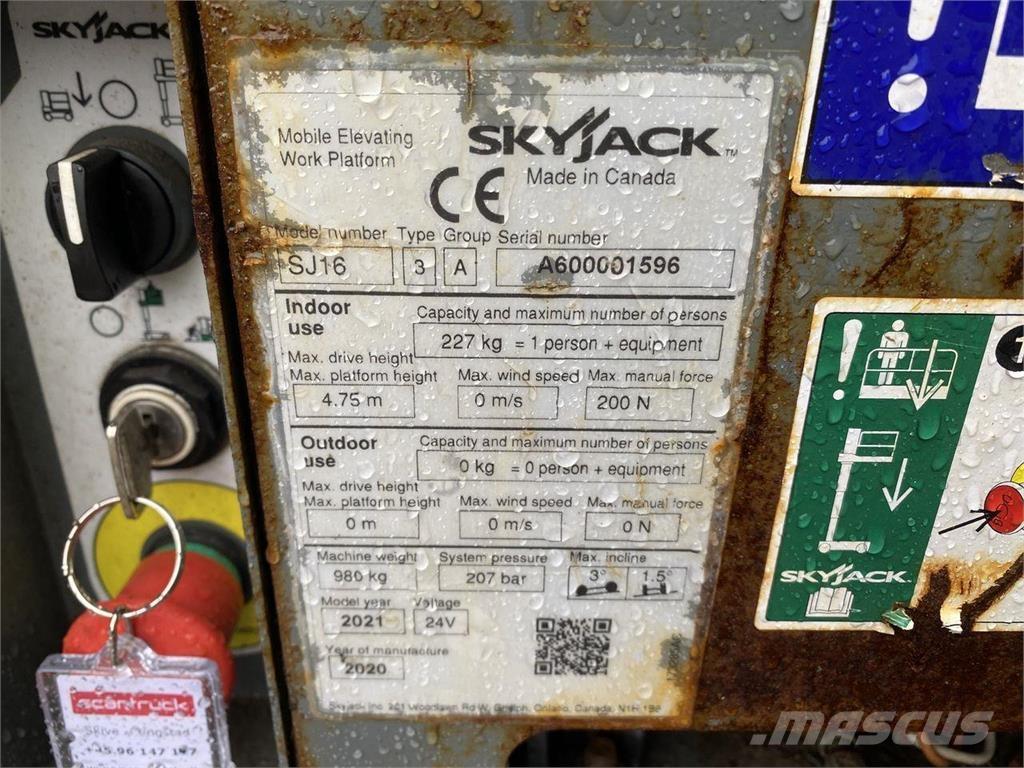 SkyJack SJ16 Sollevatori verticali