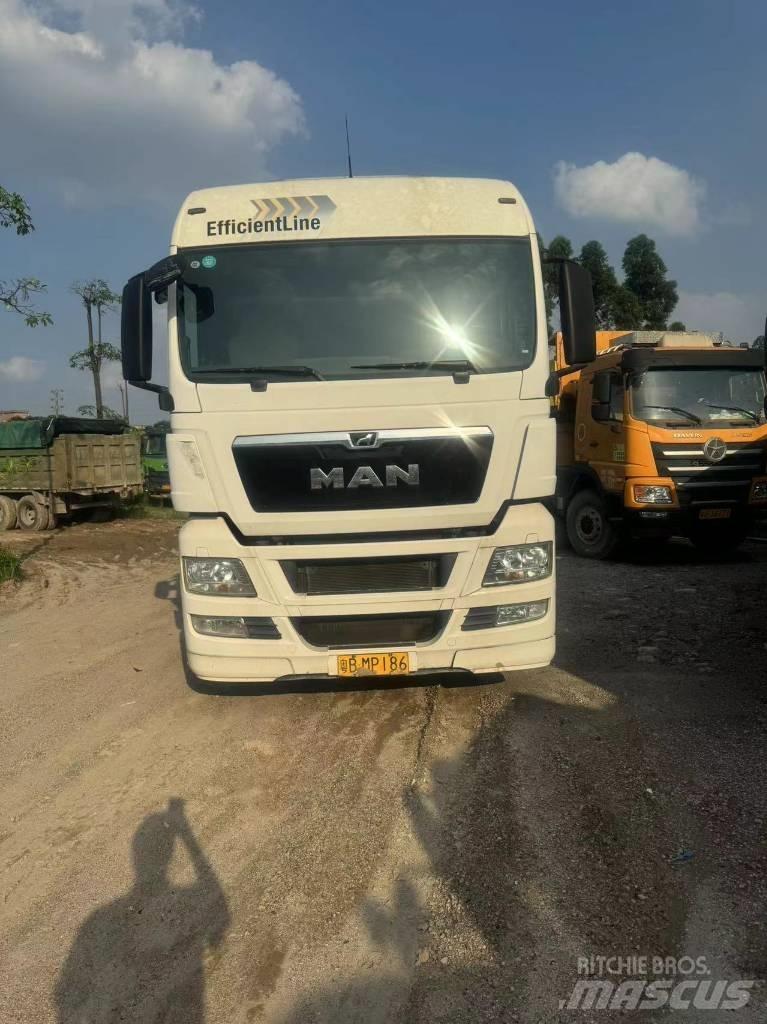 Sitrak SINOTRUCK 4x2 Motrici e Trattori Stradali