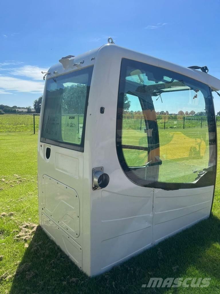 Liebherr 11407040 Cabine e interni