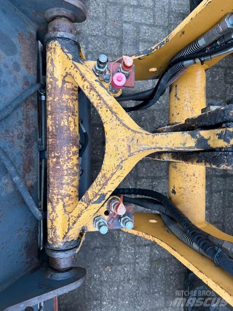 Ahlmann AS 90 Pale gommate