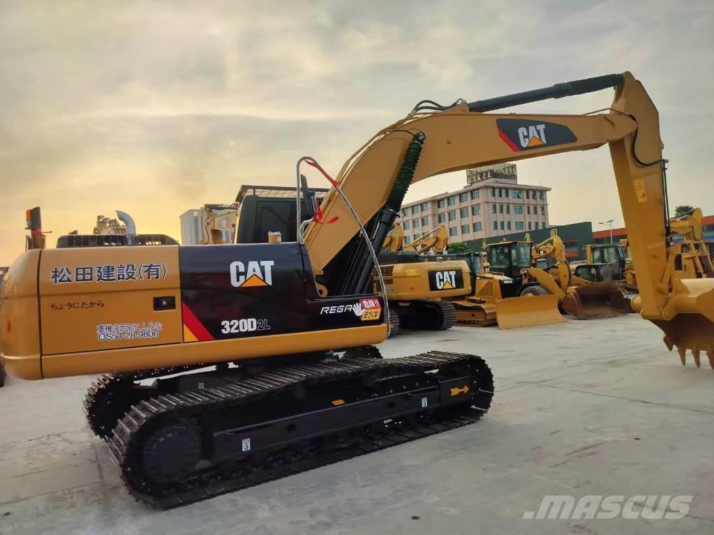 CAT 320 D2 Escavatori cingolati