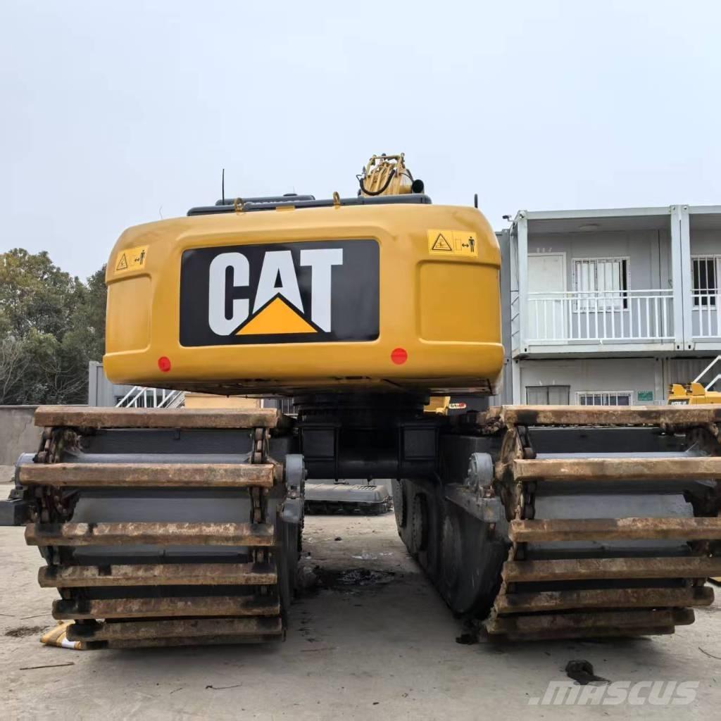 CAT 320 D Escavatori anfibi