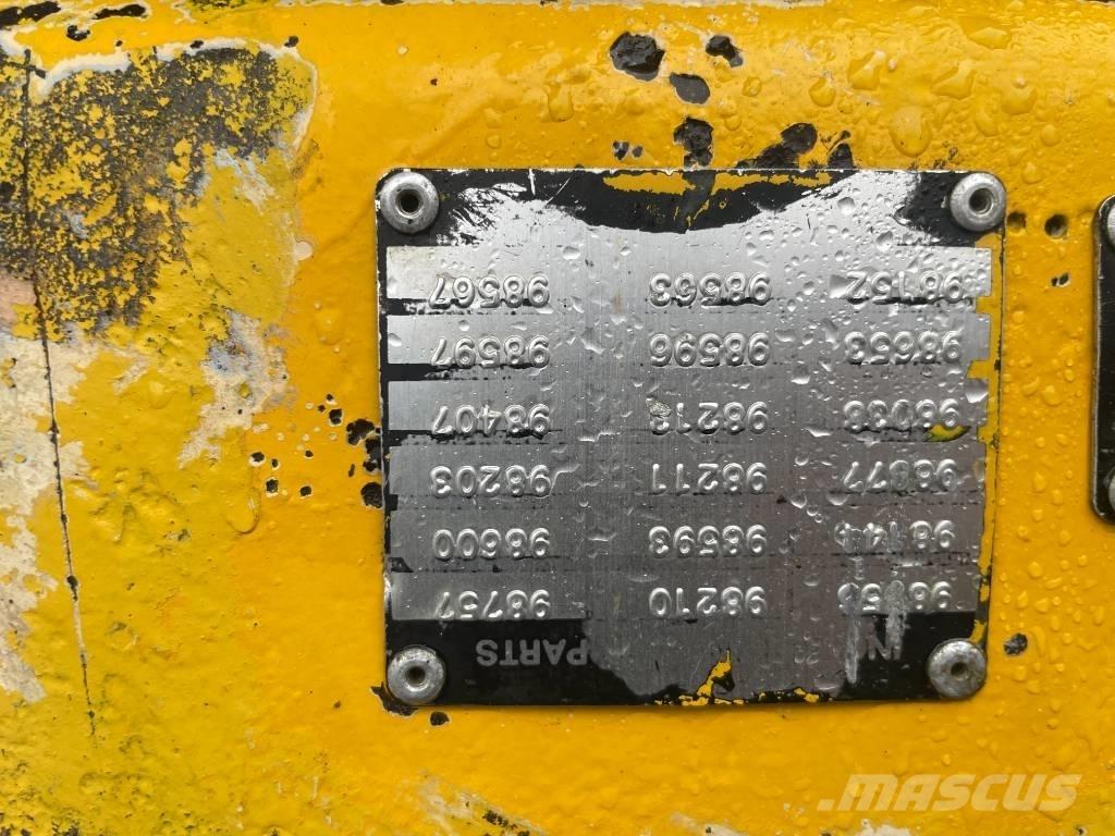 Volvo BM 4200 Pale gommate