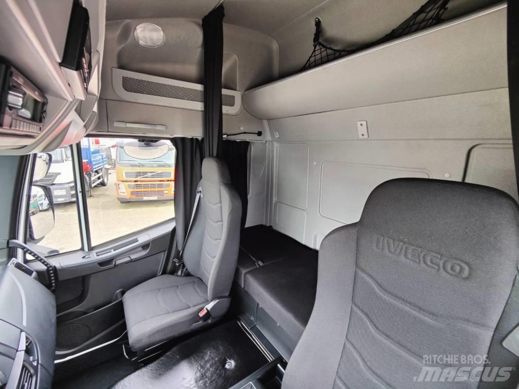 Iveco 180E 28 Camion cassonati