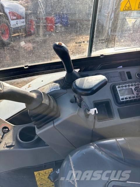 Bobcat E34 Scavafossi