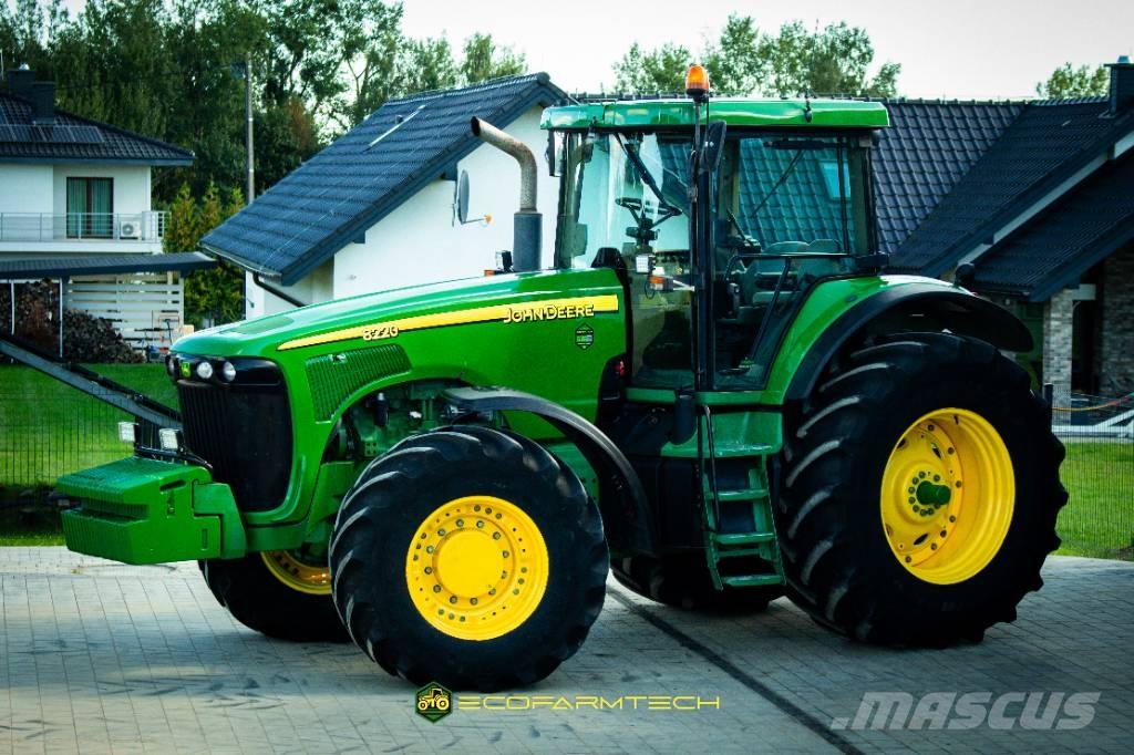 John Deere 8220 Trattori