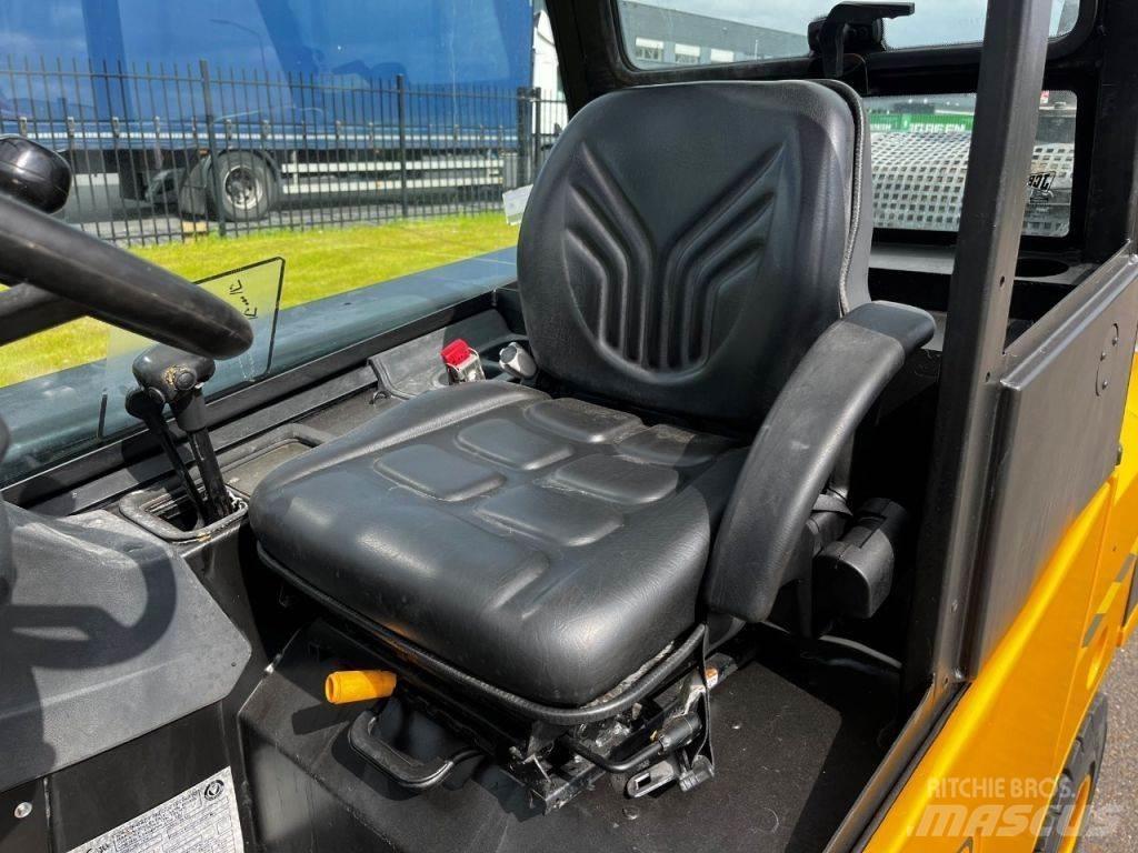 JCB TLT30 Pale gommate telescopiche