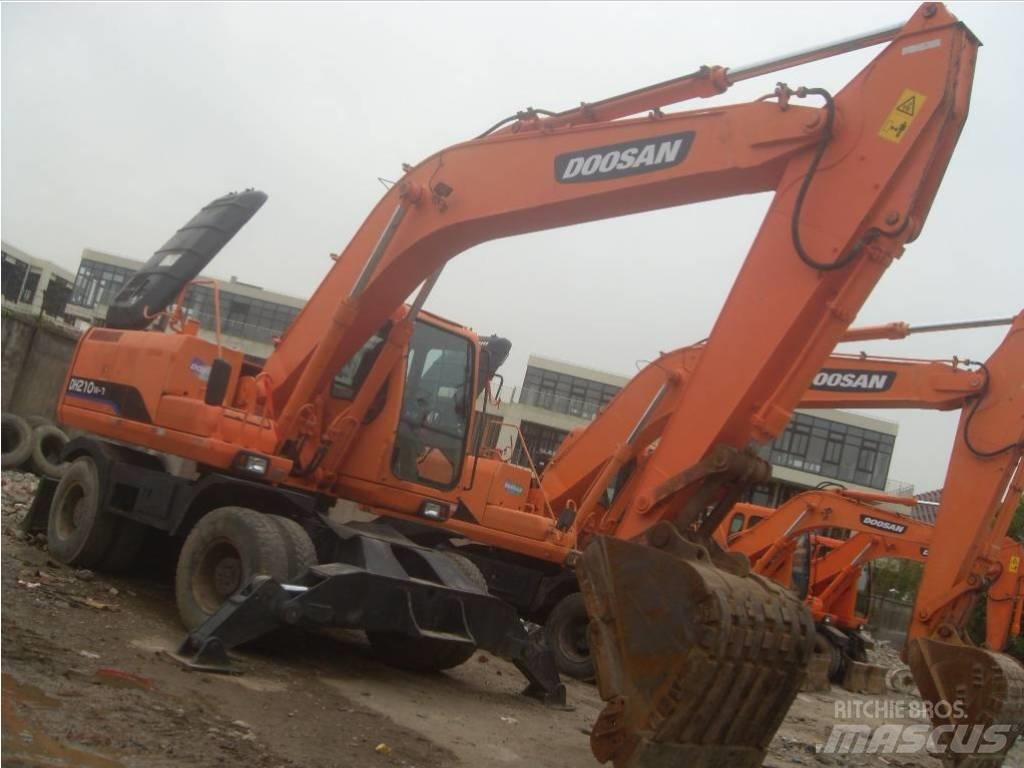 Doosan DH 210 W-7 Escavatori gommati