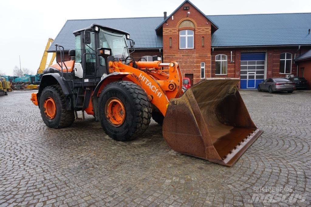 Hitachi ZW 220-5 B Pale gommate