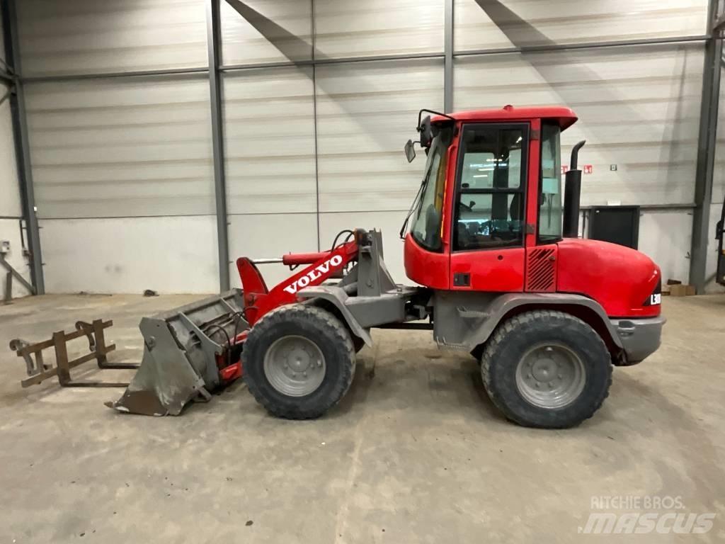 Volvo L 30 B-Z/X Pale gommate