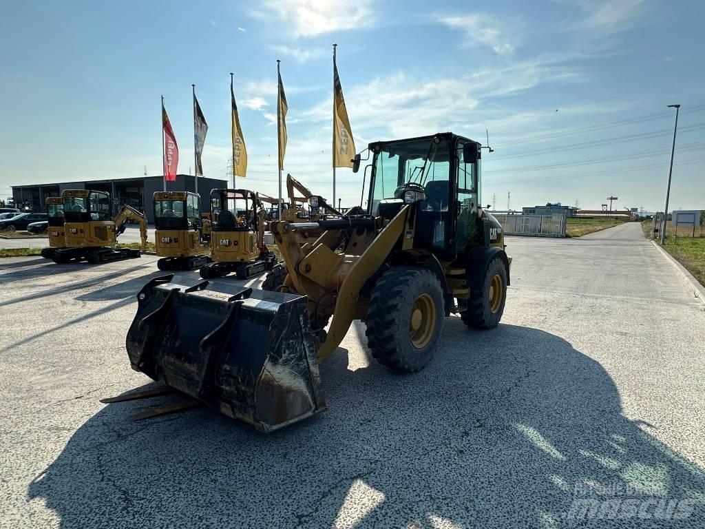 CAT 908M Pale gommate