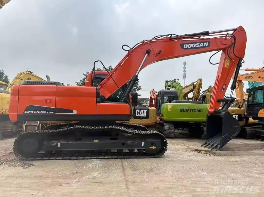 Doosan DX 225 LC-9C Escavatori cingolati