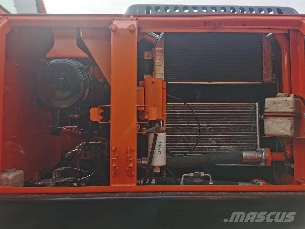 Doosan DX225LC-9C Escavatori cingolati