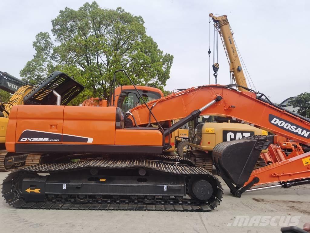 Doosan DX225LC-9C Escavatori cingolati