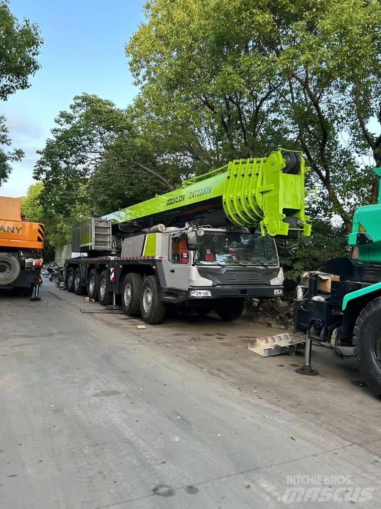 Zoomlion ZAT 2200 V Gru per tutti i terreni