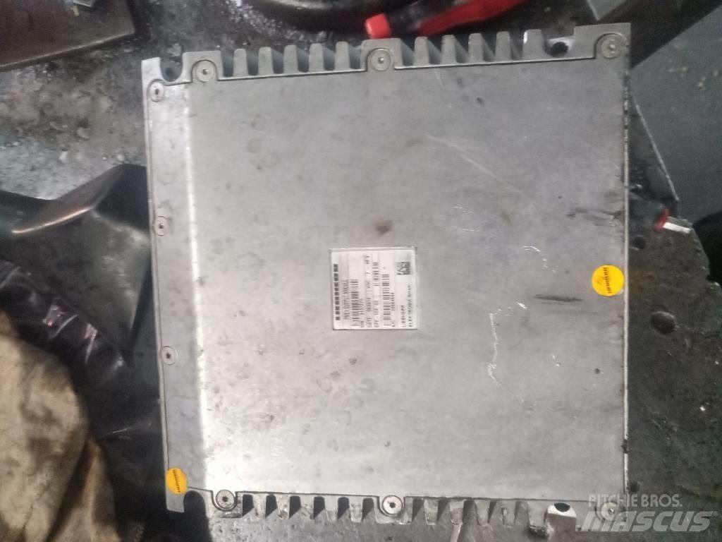 Liebherr R 916 LC Componenti elettroniche