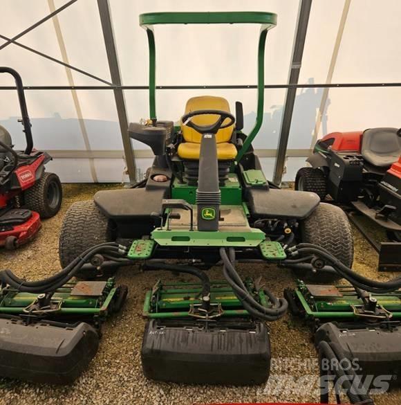 John Deere 8700 Tosaerba per il fairway